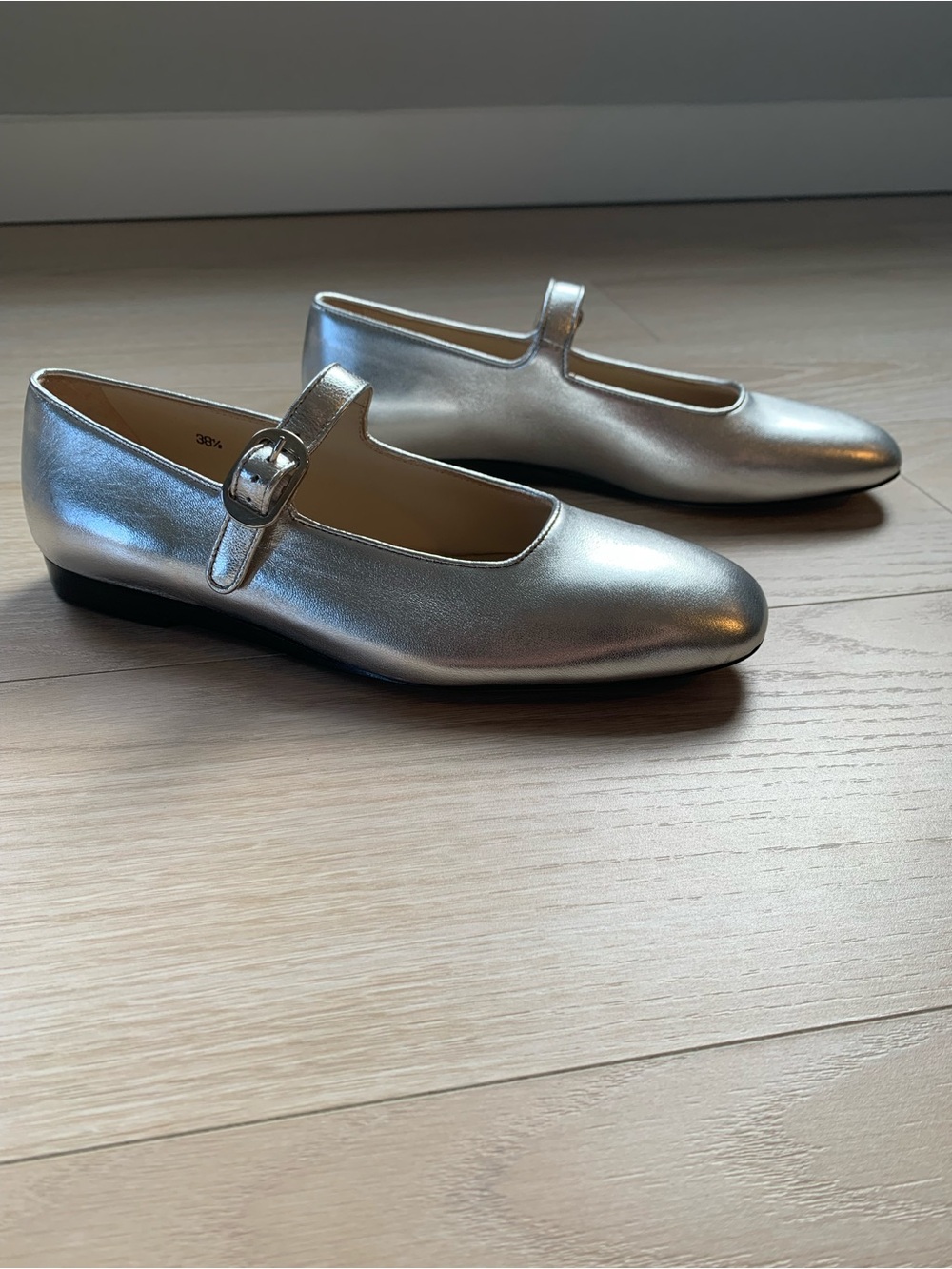 Le Monde Beryl Metallic Silver Leather Mary Jane Flats NWT Size 38.5 IT - Picture 4 of 10